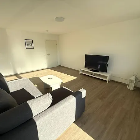 Moderne, Vollmoeblierte Erdgeschosswohnung In Zentraler Lage Lejlighed Hemer